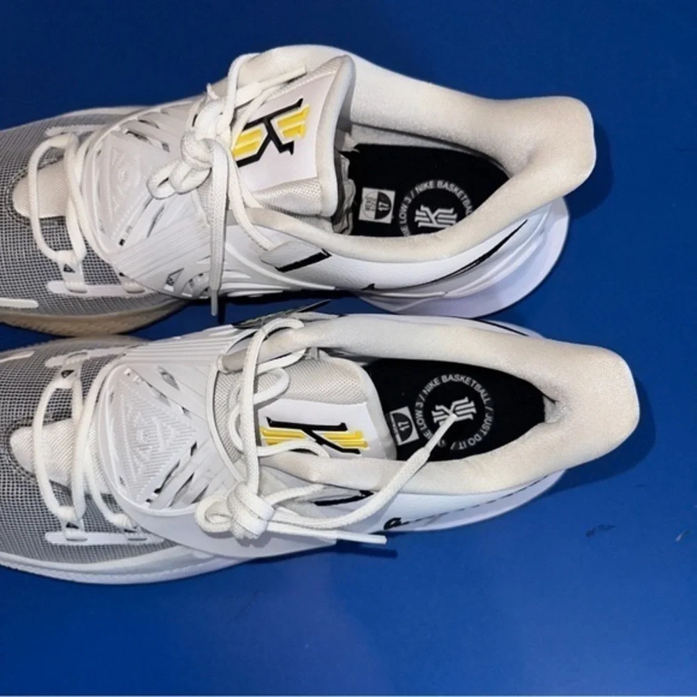 NEW NIKEKyrie Low 3 Eclipse CJ1286-100 White BasketballSneakers Shoes Mens Sz 17